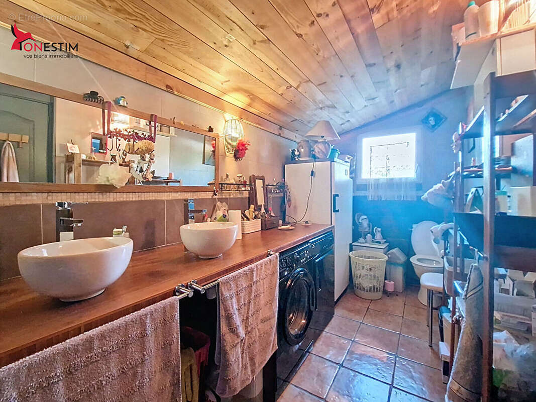 Maison à SURY-LE-COMTAL