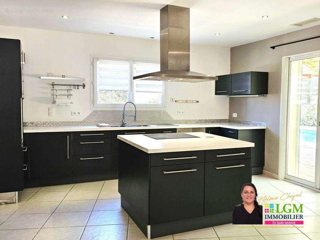Maison familiale de standing avec piscine – 180 m² – Terrain de 1 600 m² - photo 6