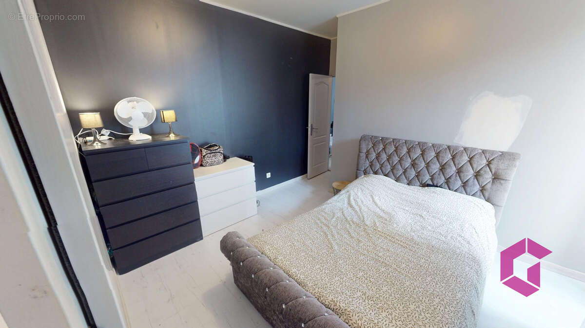 Appartement et local commercial - photo 7