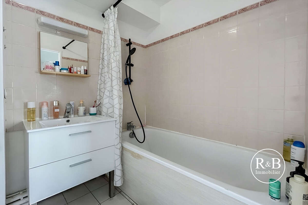 Appartement à LES CLAYES-SOUS-BOIS