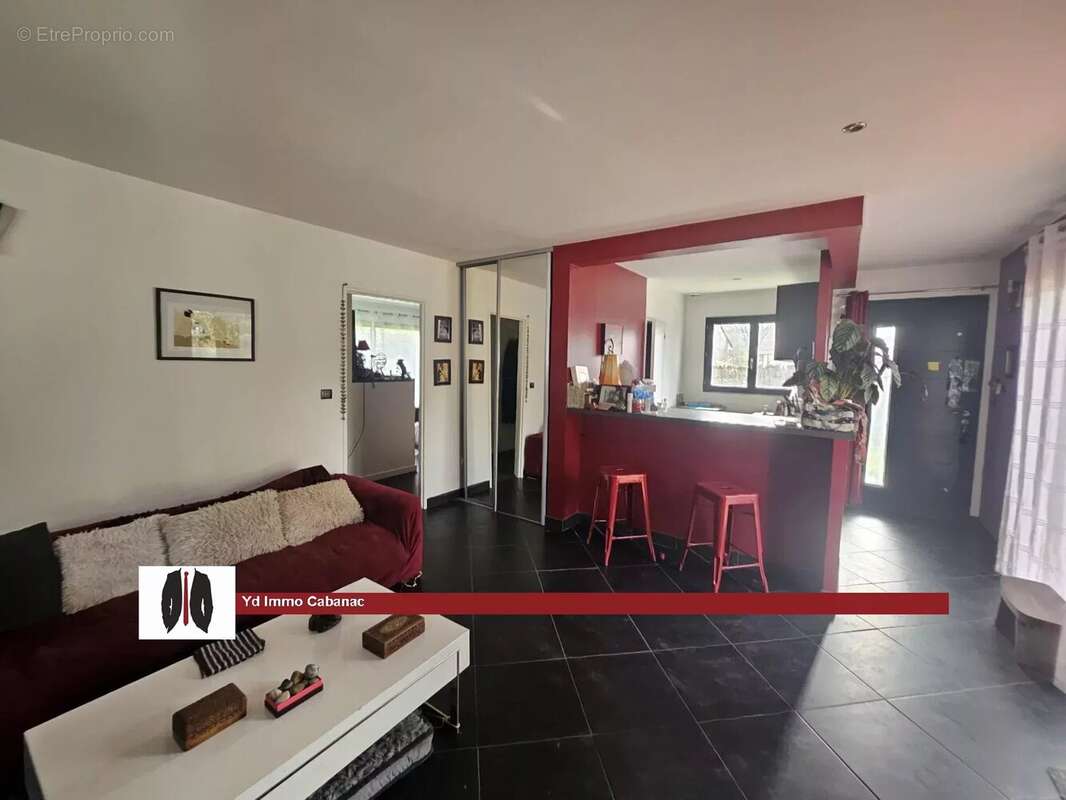 Maison à PUJOLS-SUR-CIRON