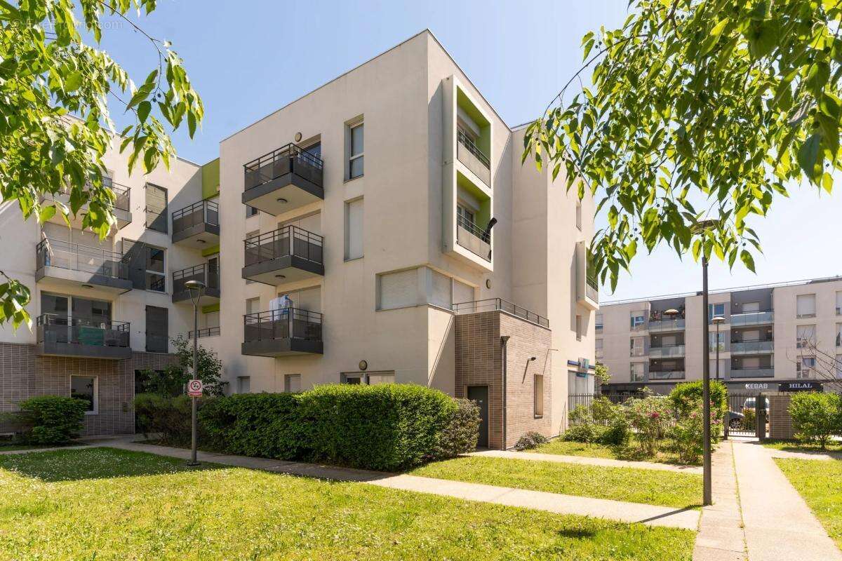 Appartement à MEYZIEU