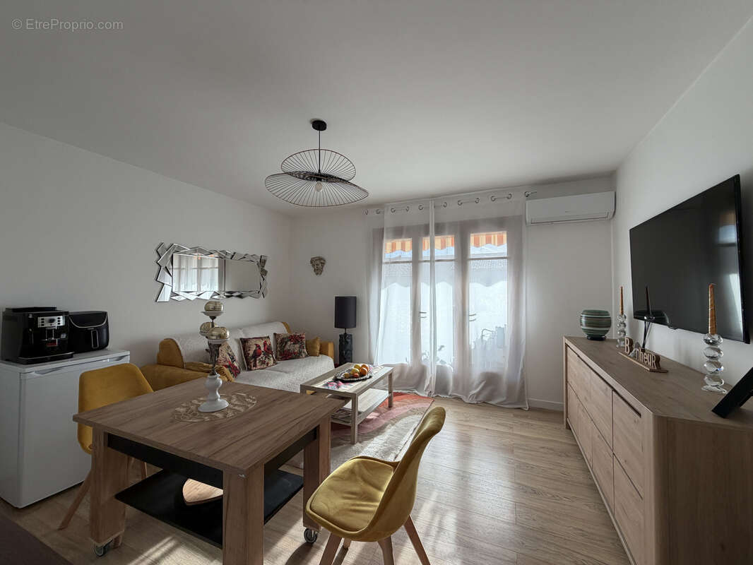 Appartement à SAINT-CYR-SUR-MER