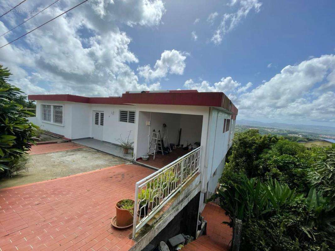 Maison à FORT-DE-FRANCE