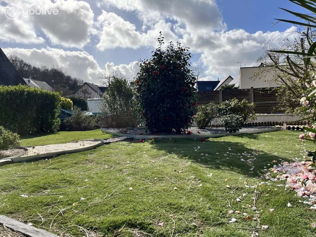 Maison à SAINT-EVARZEC