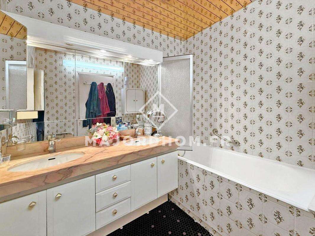 Appartement à MARSEILLE-9E