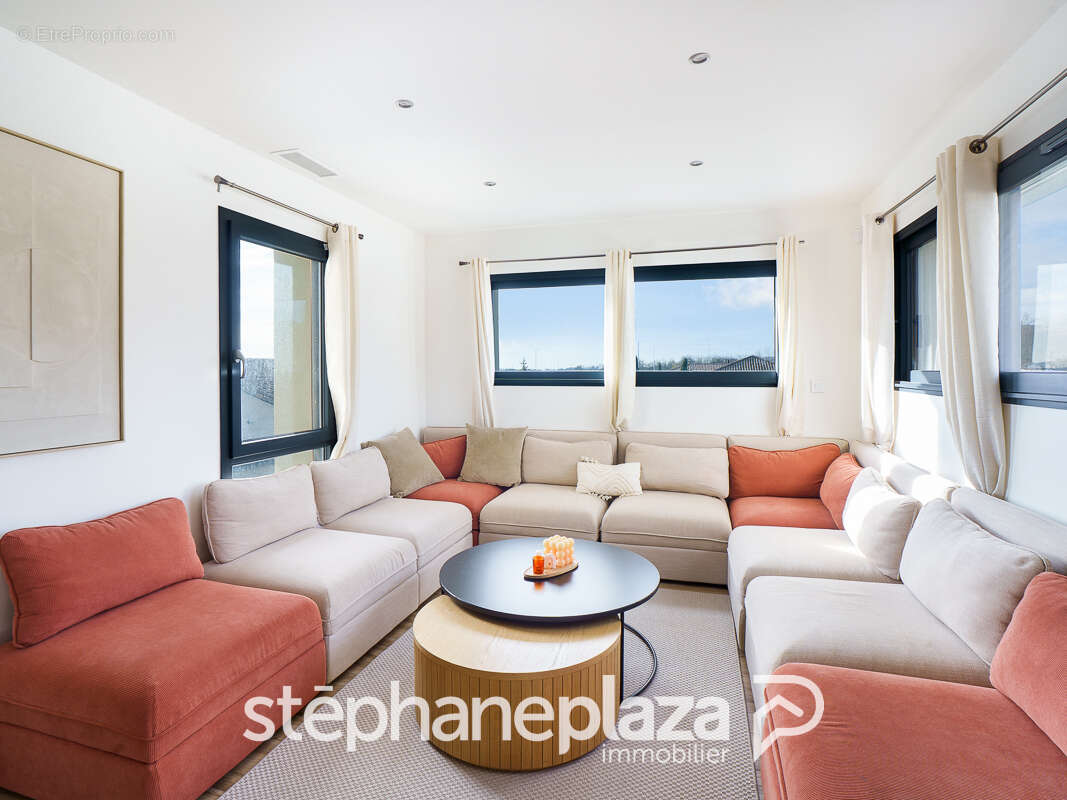 Villa contemporaine 7 pièces - 4 chs - photo 6