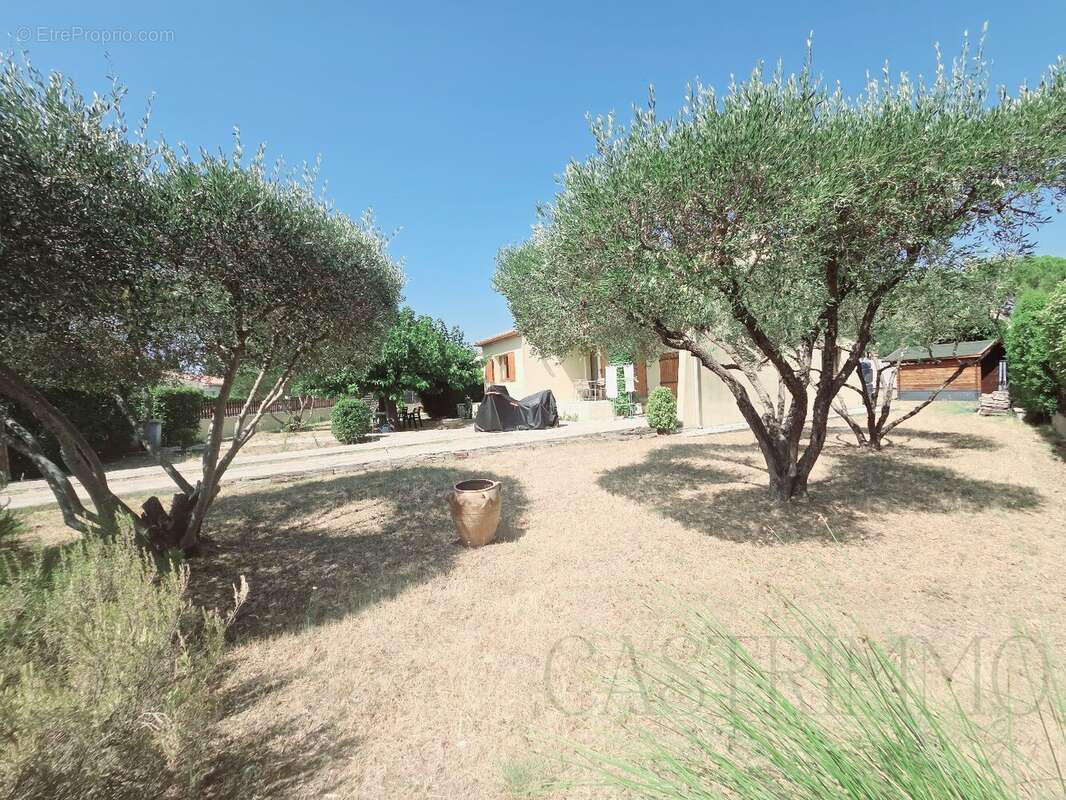 Villa T5 avec piscine et grand jardin - photo 11