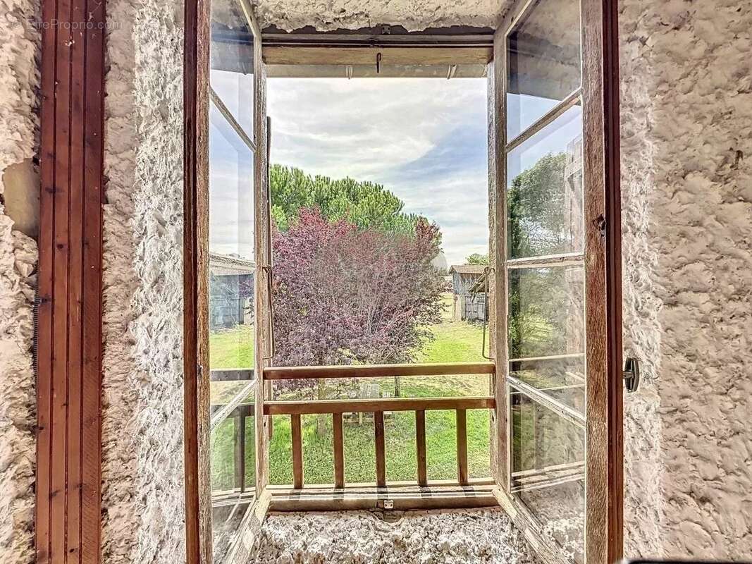 Maison à MONLEON-MAGNOAC