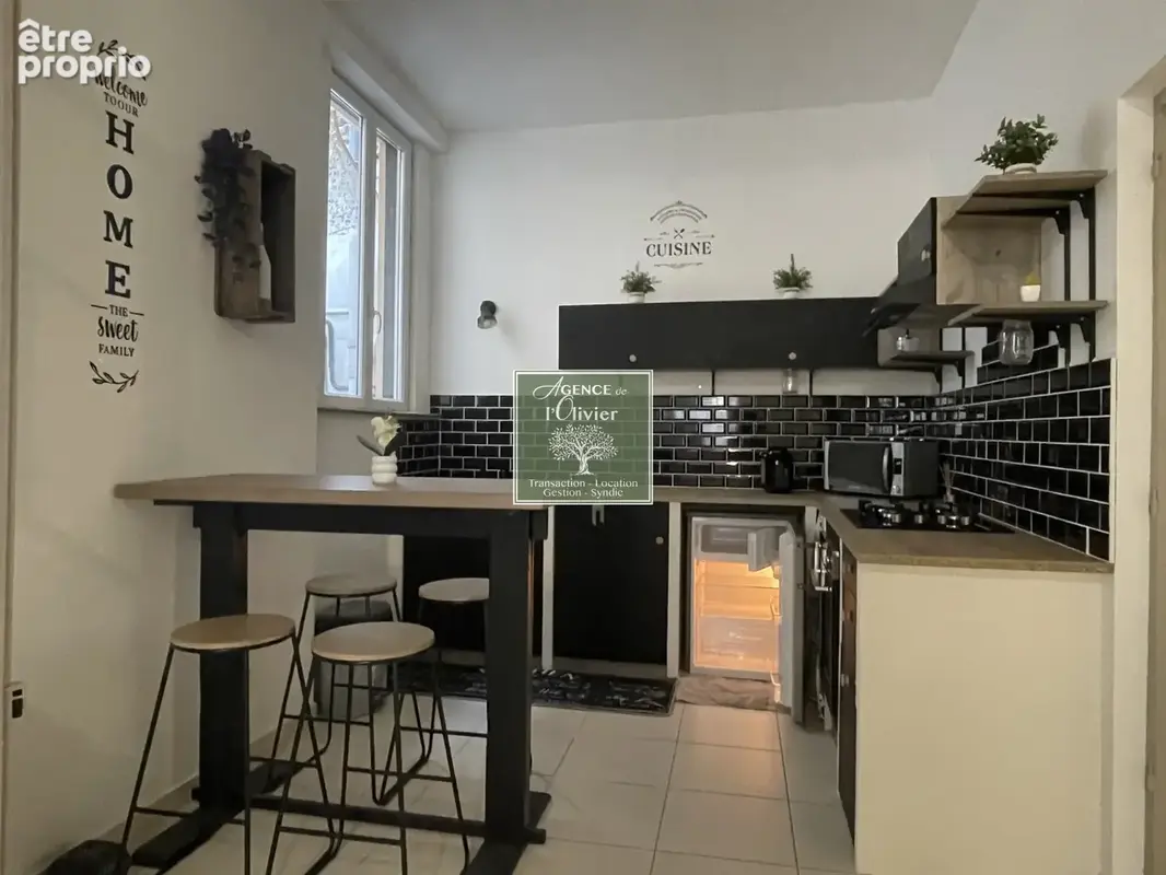 TARASCON - Appartement en RDC de 65 m2 avec cour - photo 3