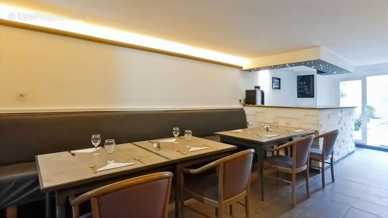 Murs et fonds de commerce à vendre CHAMPLITTE (70) Restaurant avec terrasse et logement - photo 3