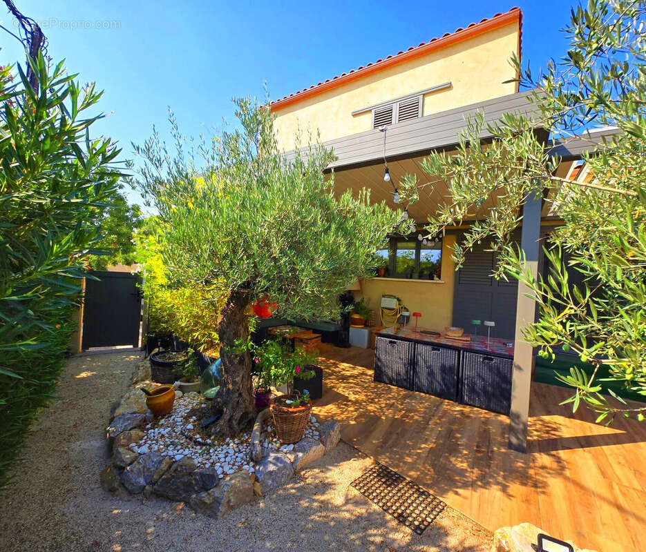 A vendre villa 3 chambres piscine - photo 3
