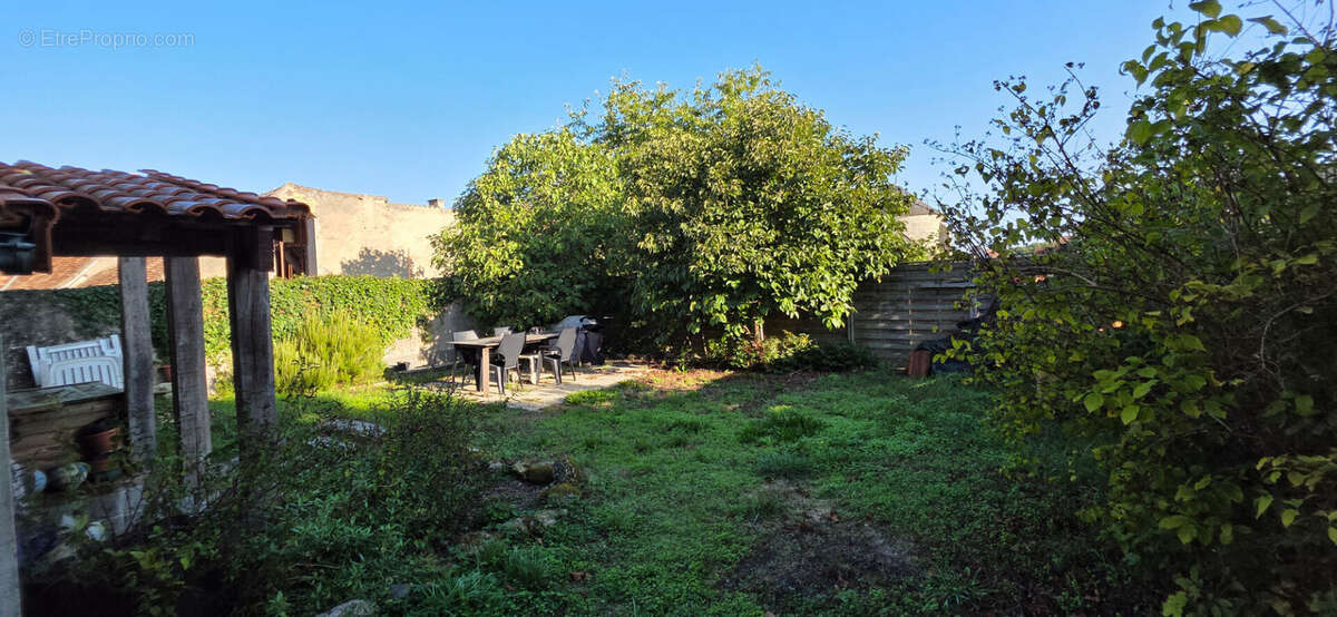 Maison à SAINT-PIERRE-DE-MAILLE