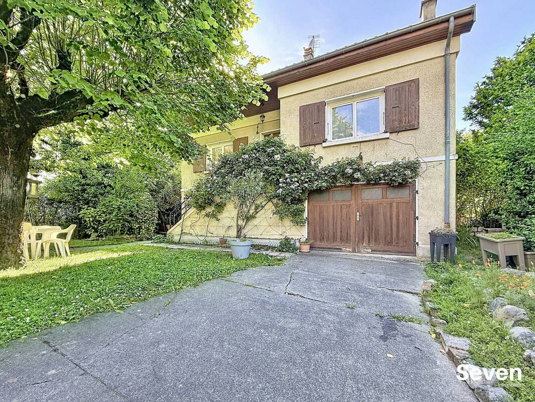 Maison à SAINT-MARTIN-D'HERES