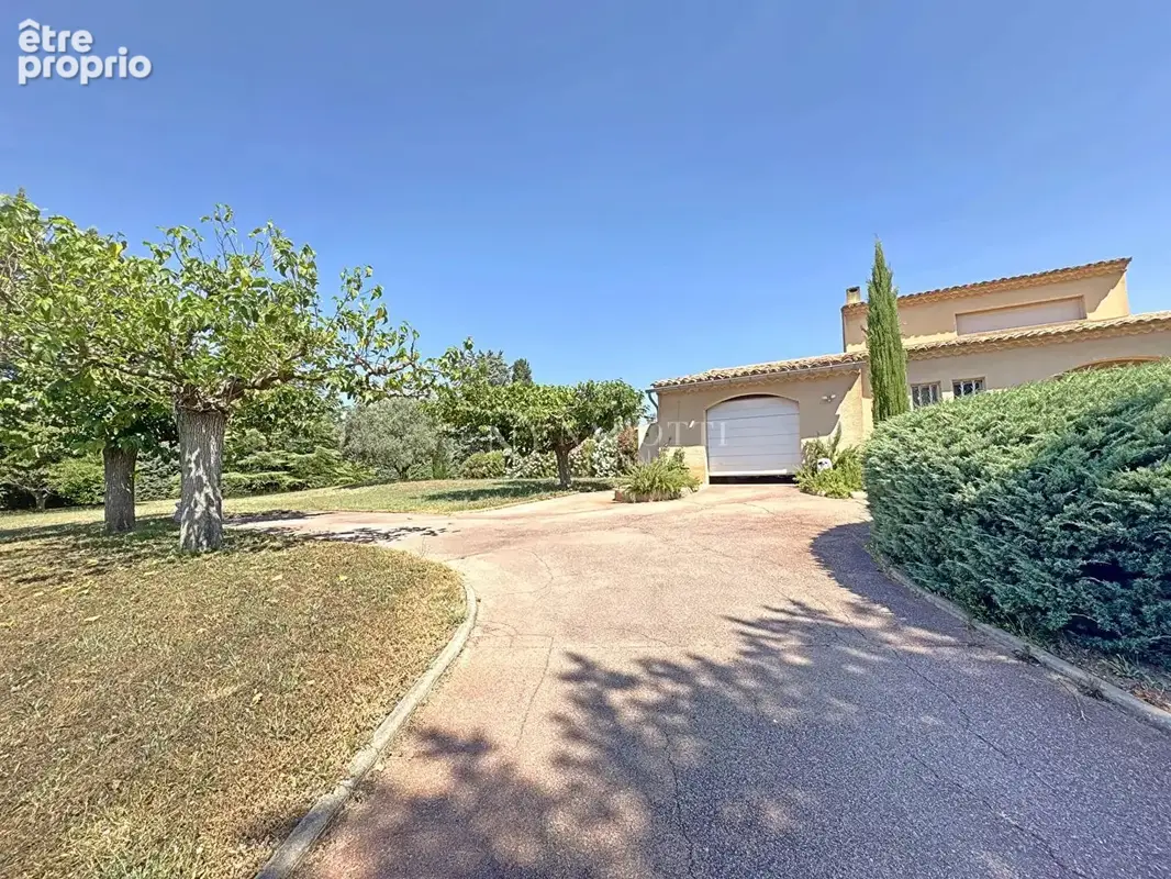 Photo Maison à Lourmarin au prix de 795 000€