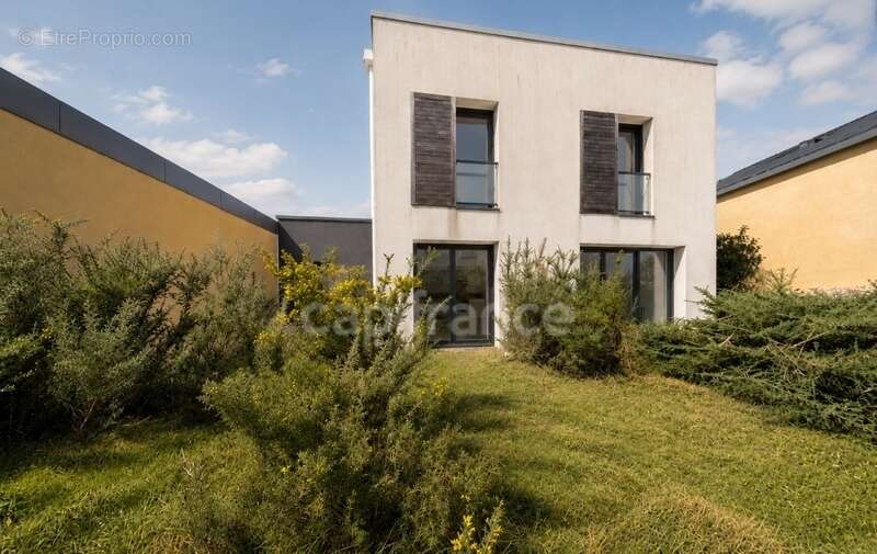 Maison à LIFFRE