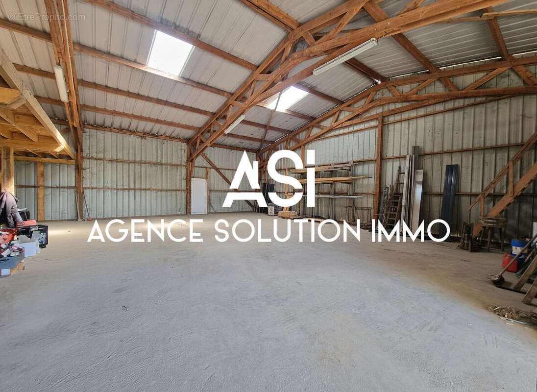 Commerce à COSSE-LE-VIVIEN