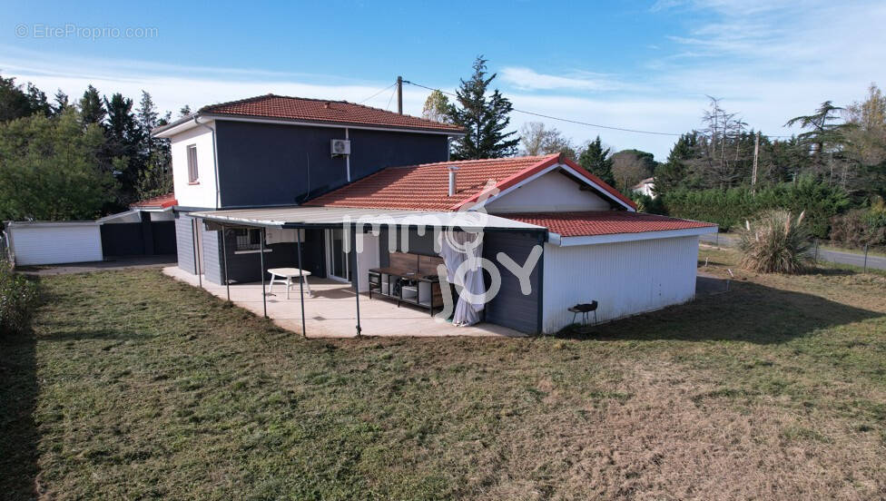 MAISON 4 pièces 101 m2 sur un terrain de 1670m2 terrasse garage carport - photo 2