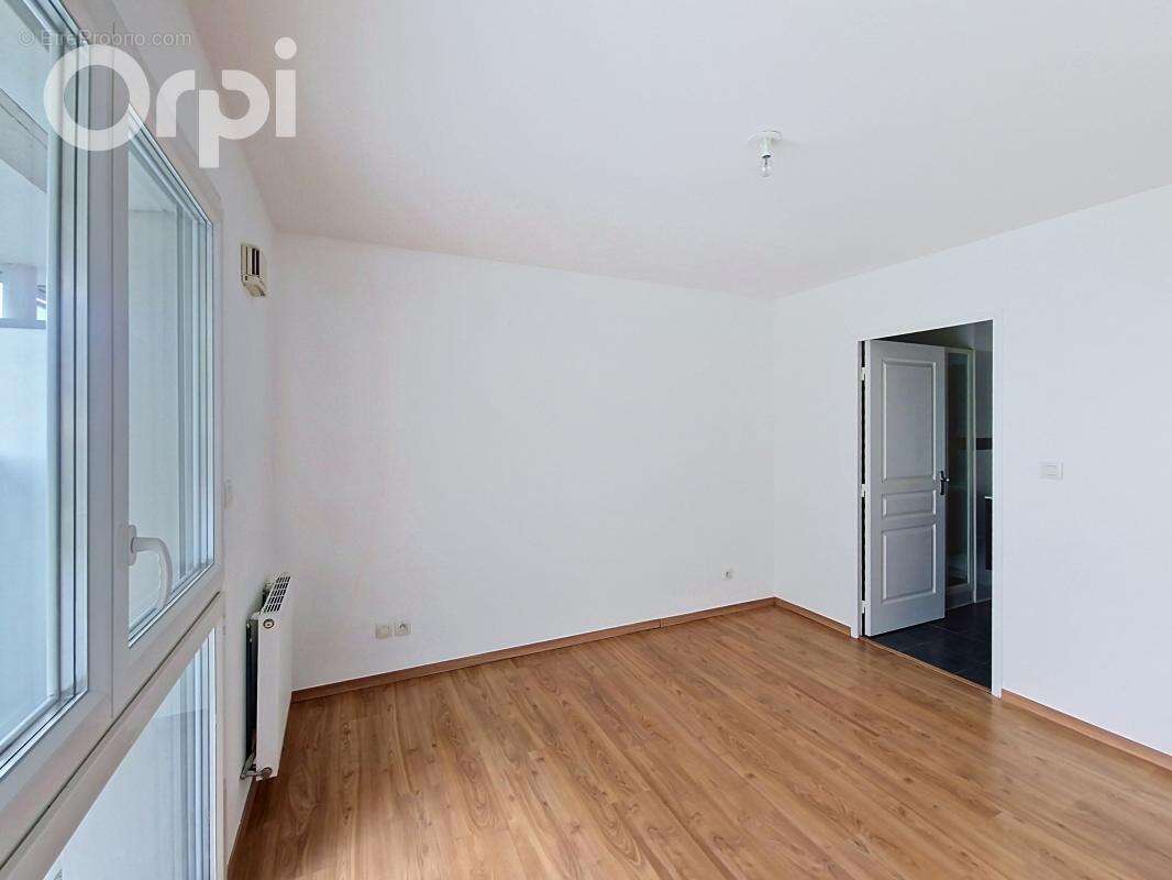 Appartement à ETREMBIERES