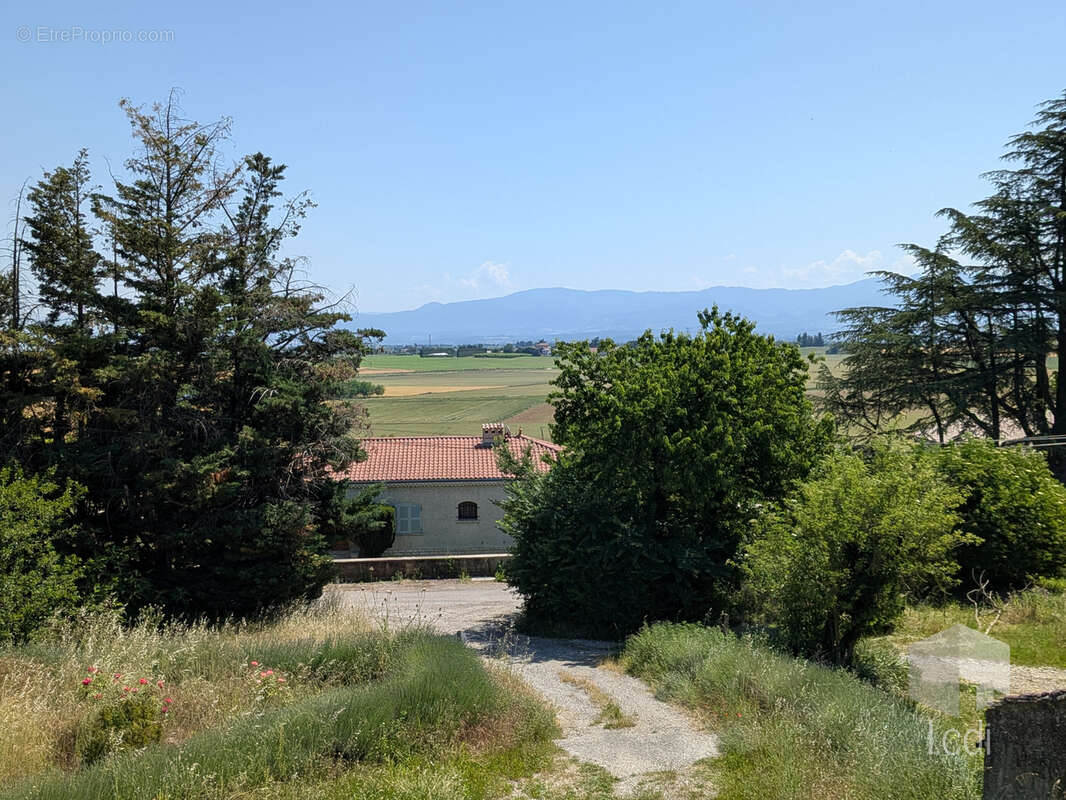 Maison à CHATEAUNEUF-SUR-ISERE