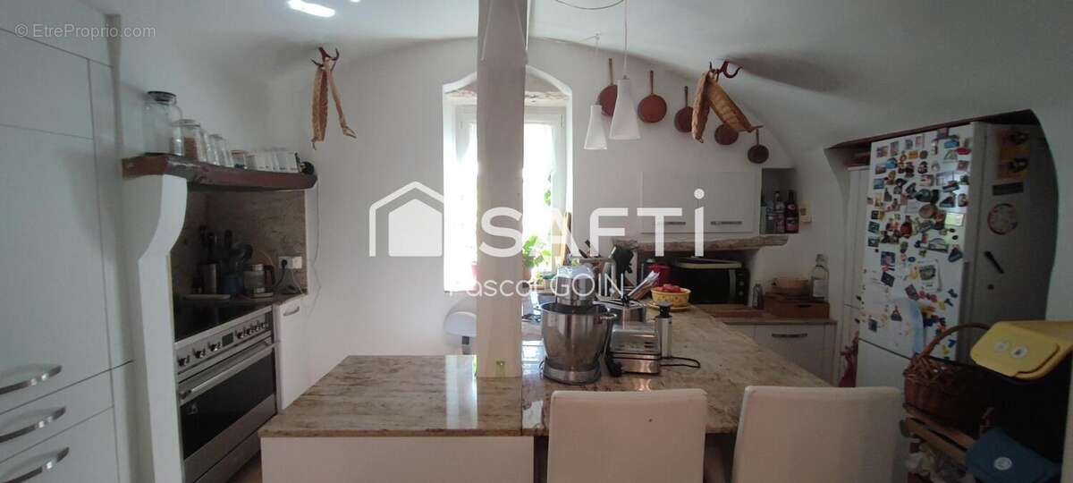 Photo 8 - Maison à SAINT-JEAN-DE-MARUEJOLS-ET-AVEJAN