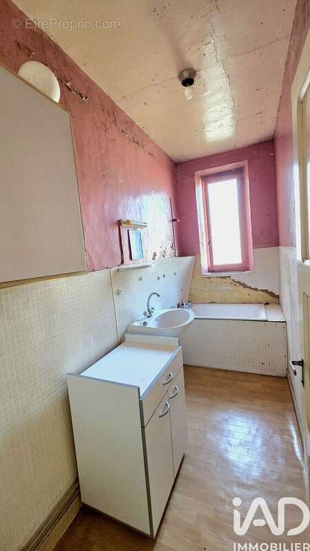 Maison 57 m² à Thollet  - photo 9