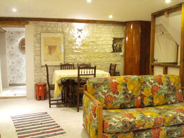 GITE - Maison à SAINT-FRAIGNE