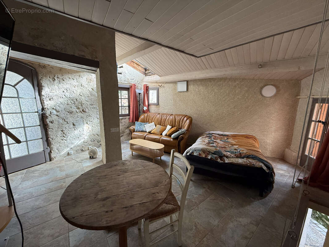 Maison à SAINT-GUILHEM-LE-DESERT