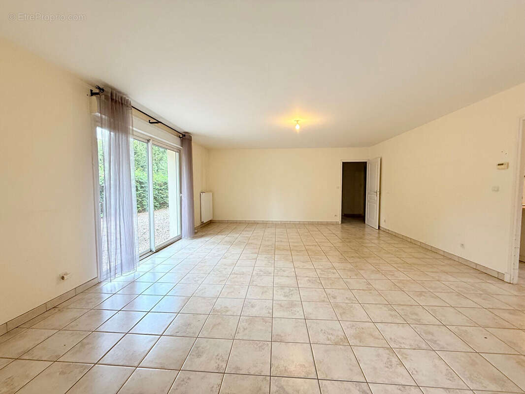 Maison à MEHUN-SUR-YEVRE