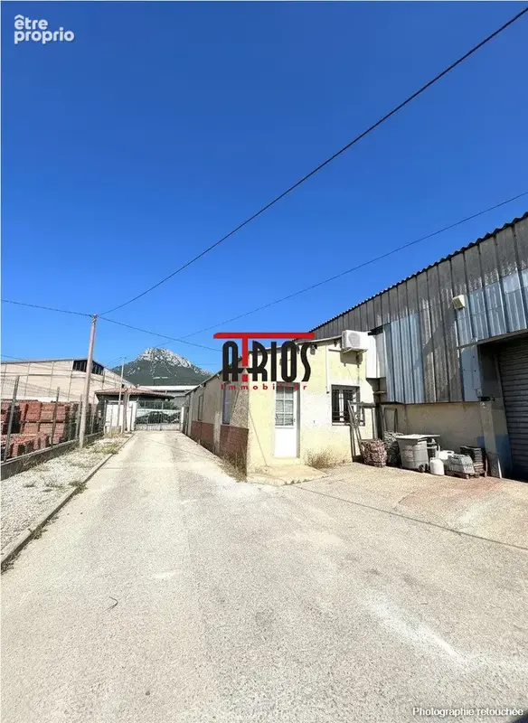 Commerce 567 m² à La Farlede  - photo 6