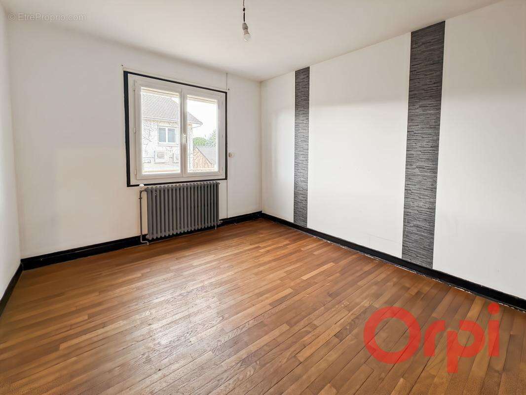 Maison à SAINT-AMAND-MONTROND