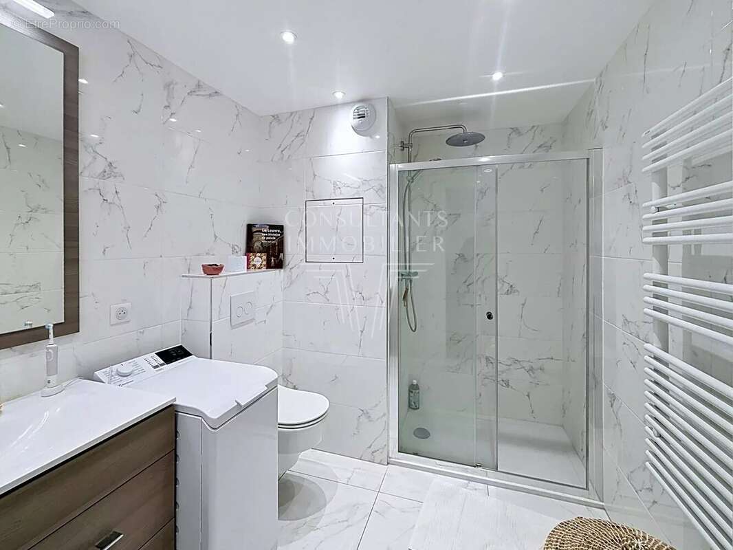 Appartement à LEVALLOIS-PERRET
