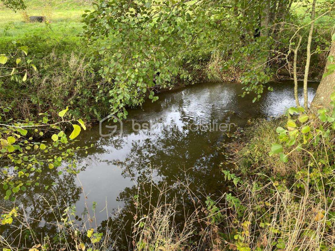Maison à LAUNOIS-SUR-VENCE