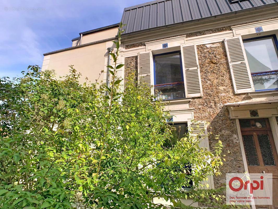 Maison à ISSY-LES-MOULINEAUX