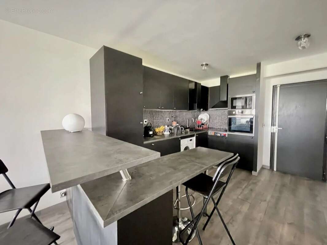 Appartement 50 m² à Courbevoie  - photo 3