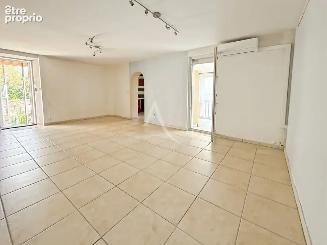 Beau T4 rénové en maison de ville au calme, véranda et balcon ! - photo 3