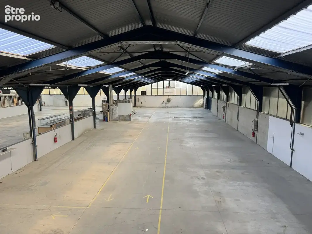 Local d’activité industrielle / bureaux / show room - photo 8
