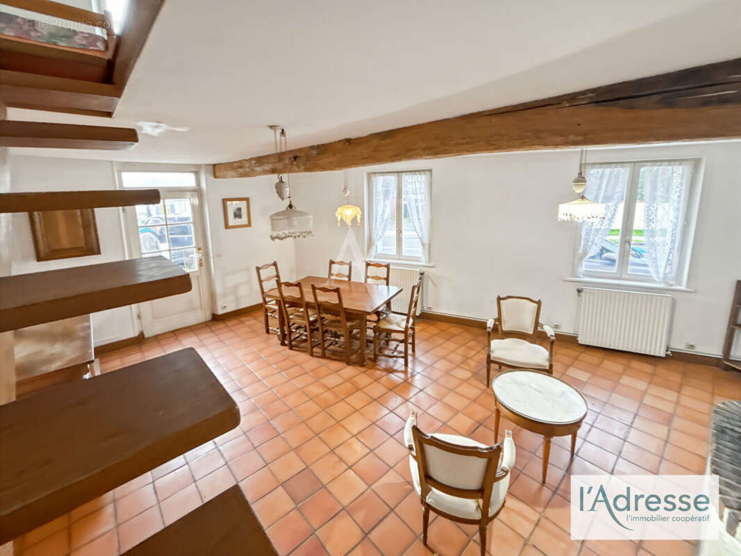 Maison à LA NEUVILLE-CHANT-D&#039;OISEL