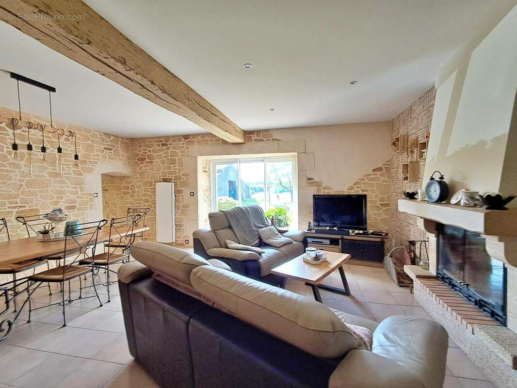 Maison 189 m² à Cezais  - photo 3