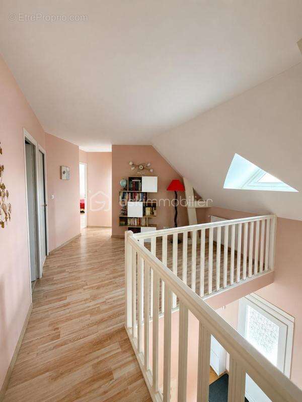 Maison 153 m² Bazincourt-sur-Epte - Grand salon lumineux et 5 chambres - photo 12