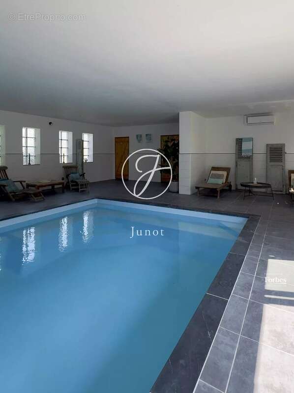 Sailly-lez-lannoy - Ferme rénovée à vendre - 10 pièces - 334m² et 180m² de dépendance - 7 chambres - Piscine - Garage - photo 23