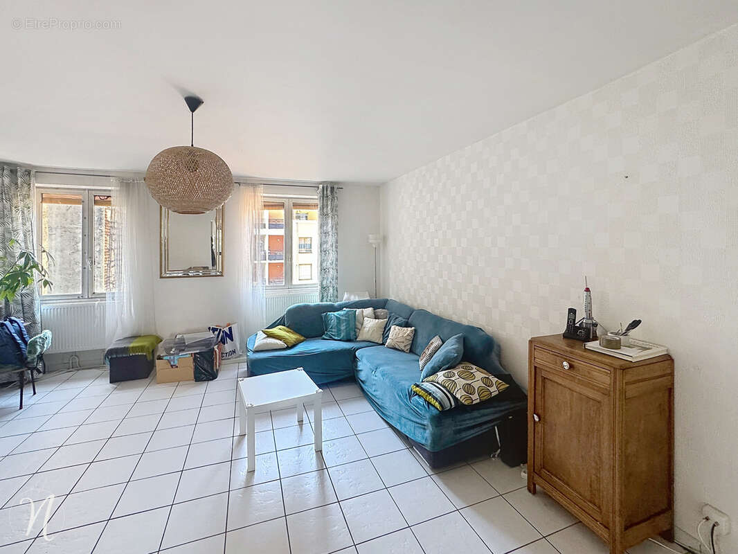 Appartement à SAINT-ETIENNE