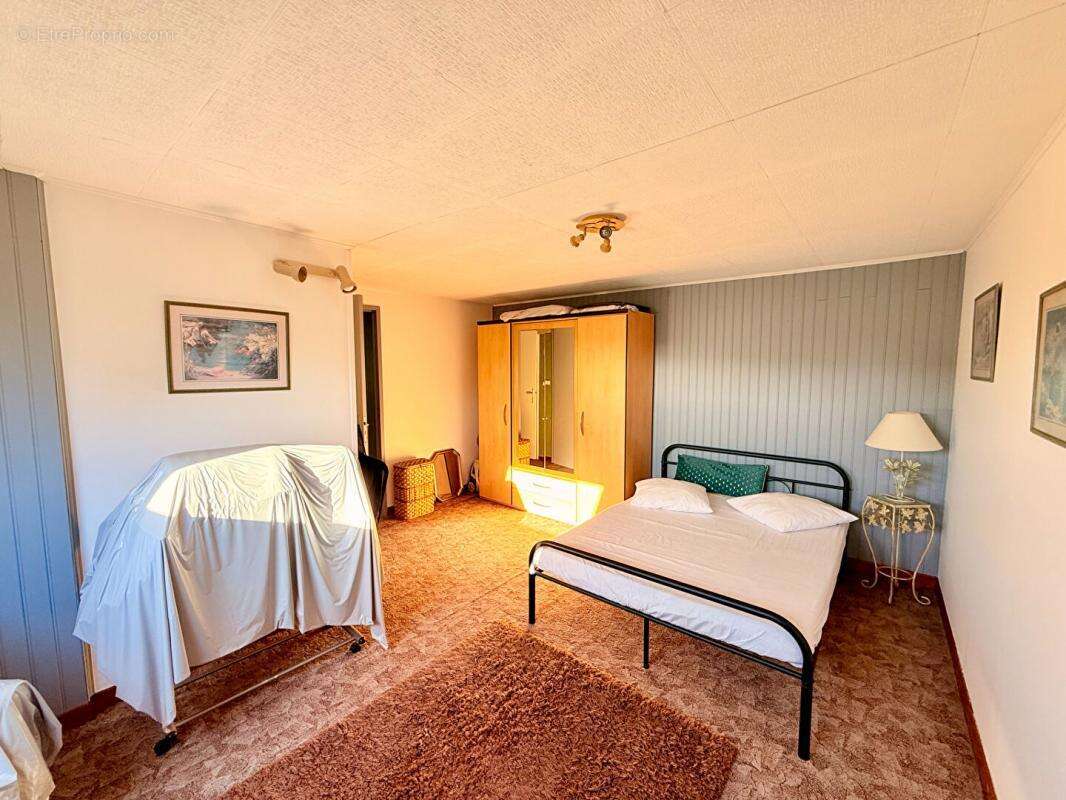 Maison à VILLENEUVE-SUR-YONNE