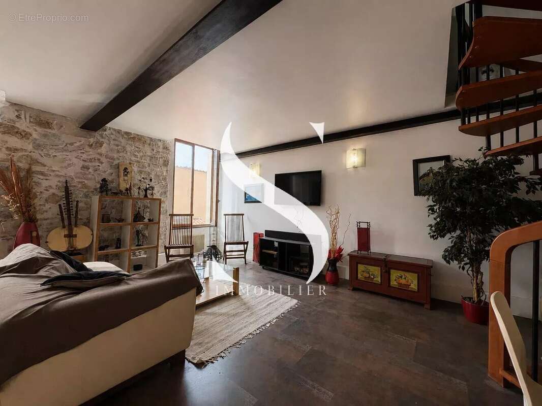 Appartement à VALLAURIS