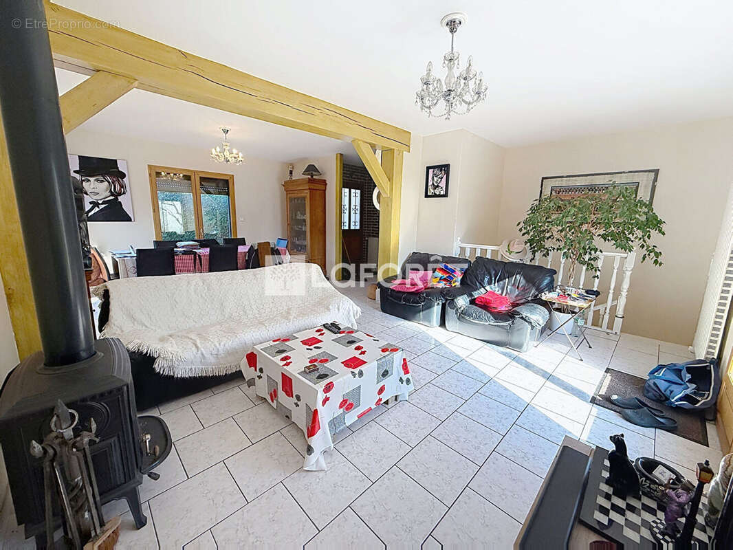 Maison à SAINT-ETIENNE-DU-ROUVRAY