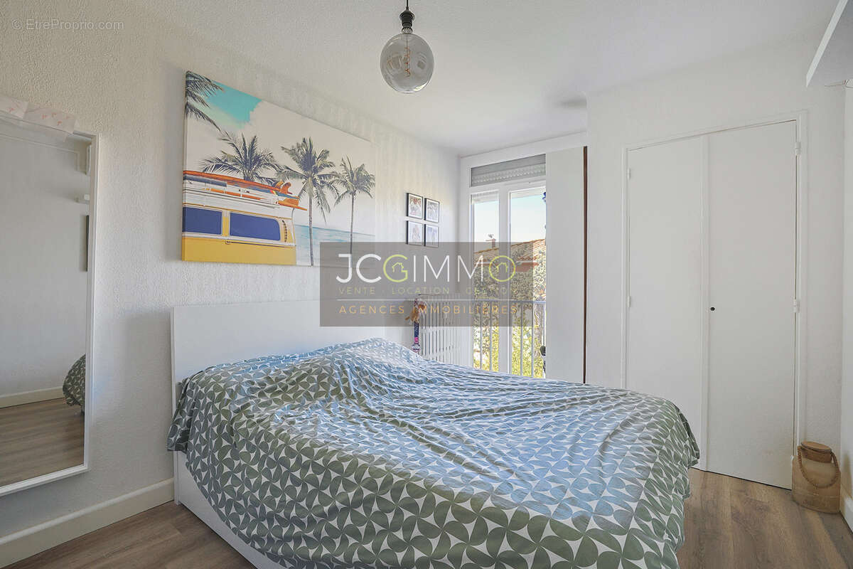 Appartement à SIX-FOURS-LES-PLAGES