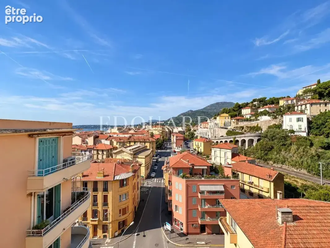 Spacieux deux pièces en bon état avec splendide terrasse et belle vue panoramique jusqu'à la mer - photo 23