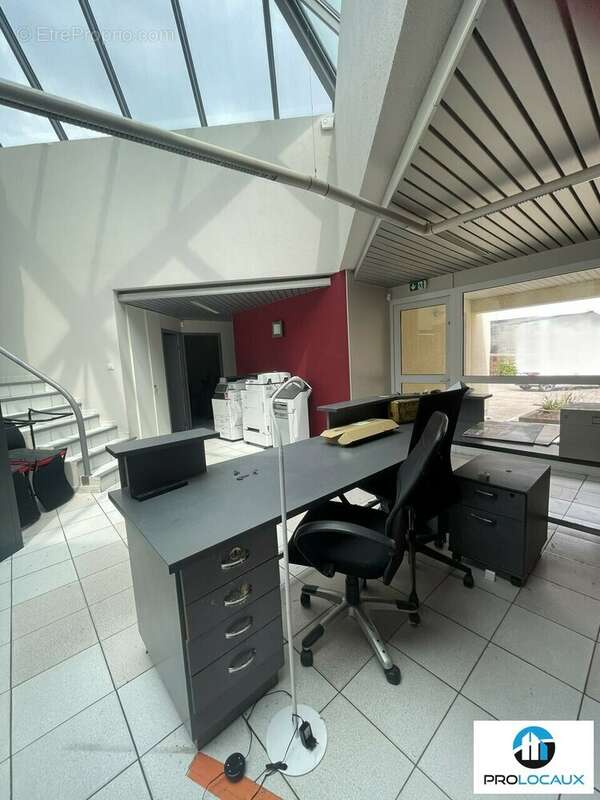 1315 m² à Villefranche-Sur-Saone  - photo 2
