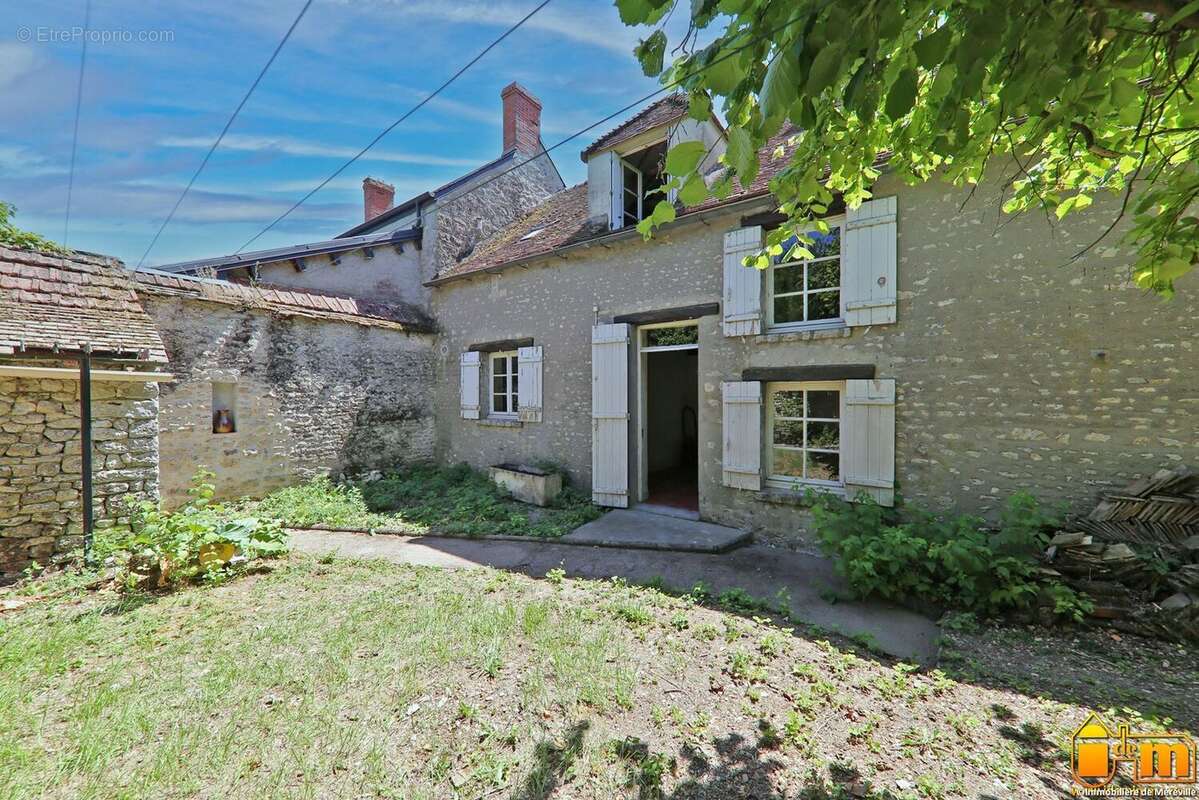 Maison à MEREVILLE