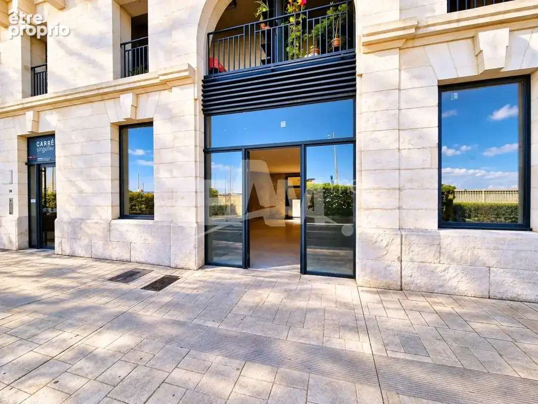 Photo Commerce à Sete au prix de 570 000€